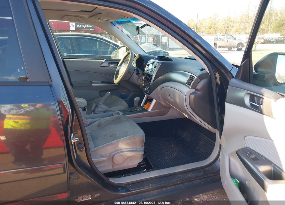2013 SUBARU FORESTER 2.5X PREMIUM VIN: JF2SHADC2DH409928