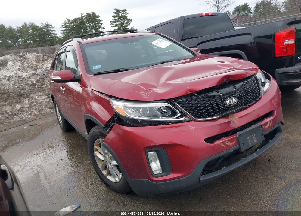 2015 KIA SORENTO LX VIN: 5XYKTDA69FG637207