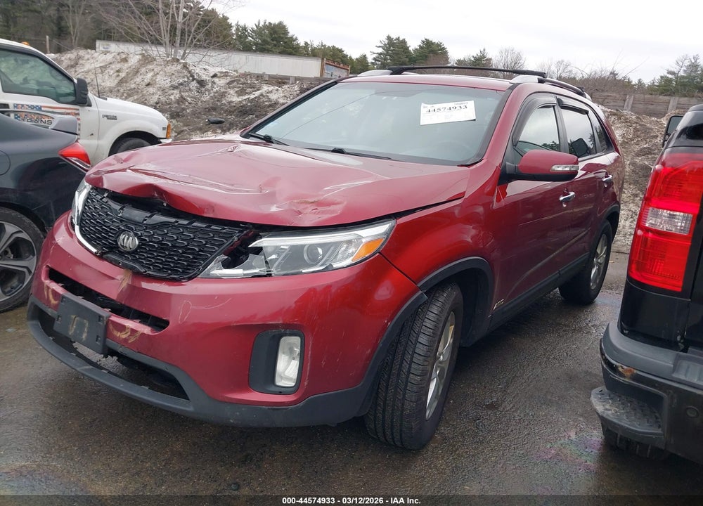 2015 KIA SORENTO LX VIN: 5XYKTDA69FG637207