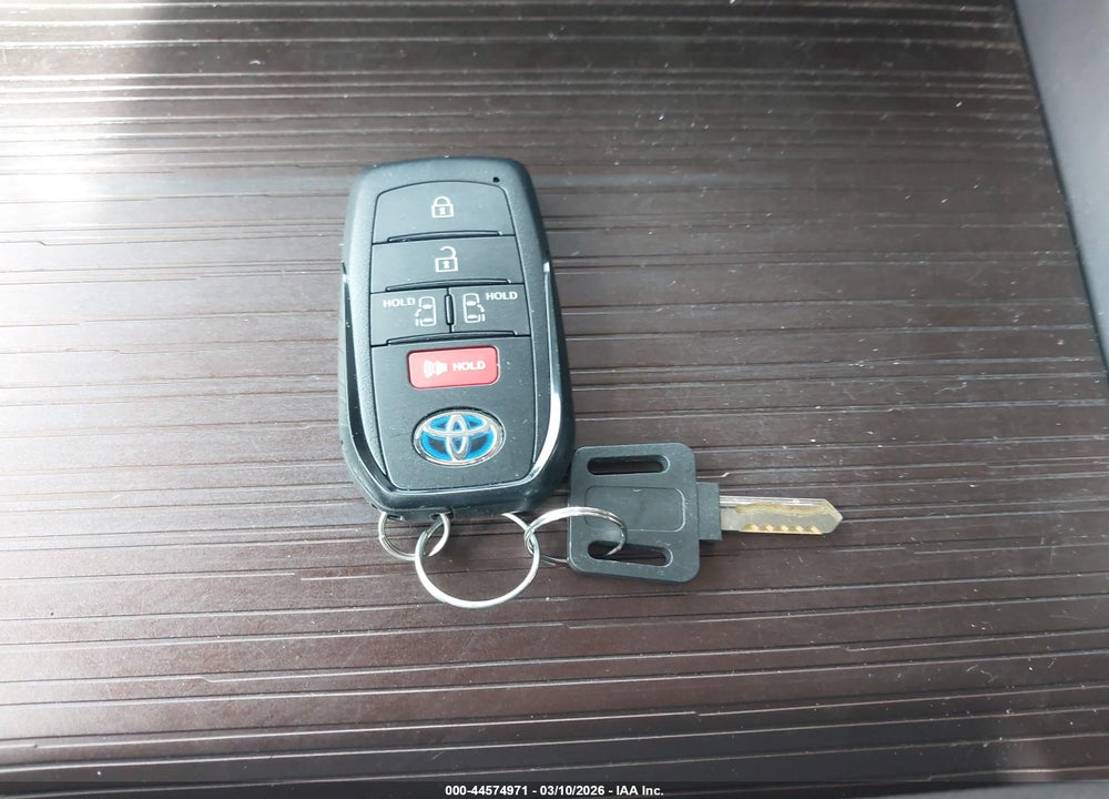 2021 TOYOTA SIENNA LE VIN: 5TDKRKEC4MS023376