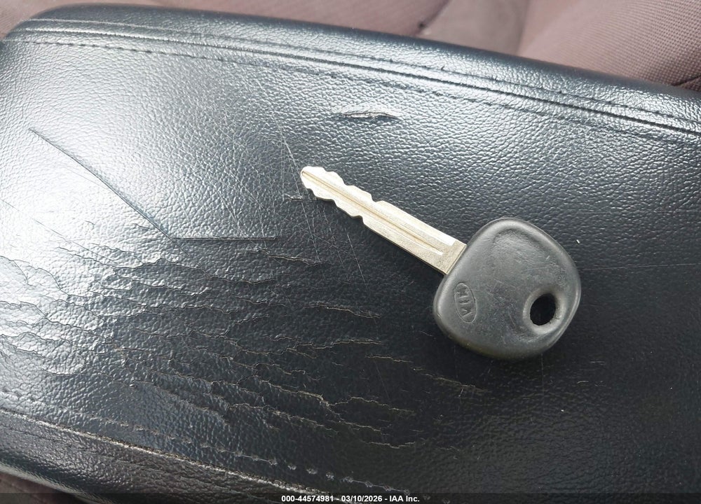 2011 KIA FORTE EX VIN: KNAFU4A26B5387887