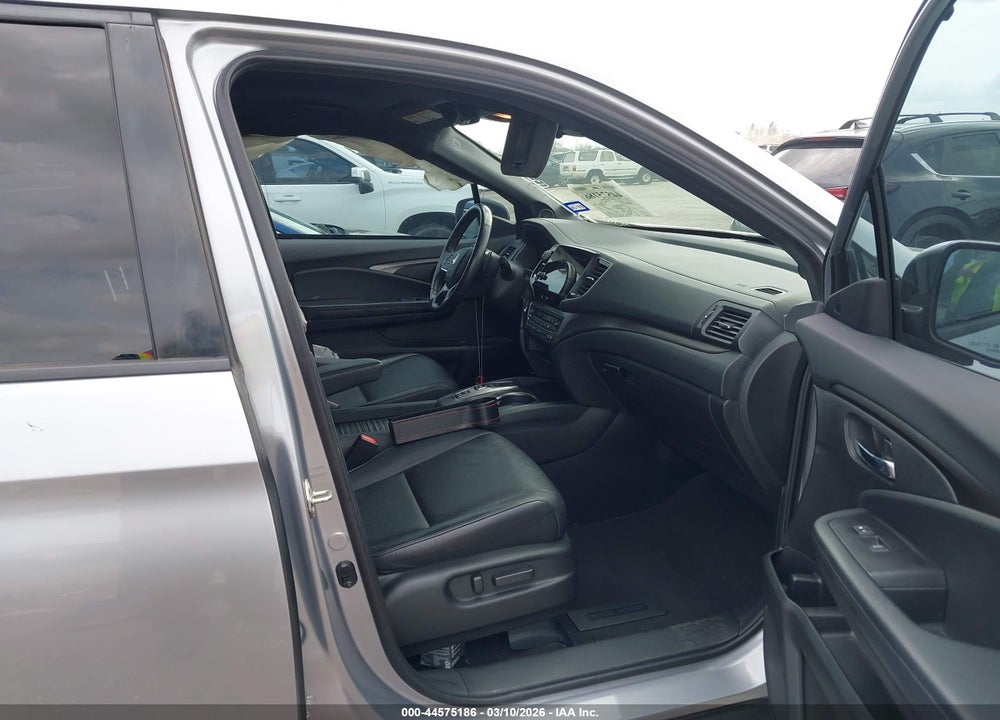 2019 HONDA PASSPORT EX-L VIN: 5FNYF7H52KB010091