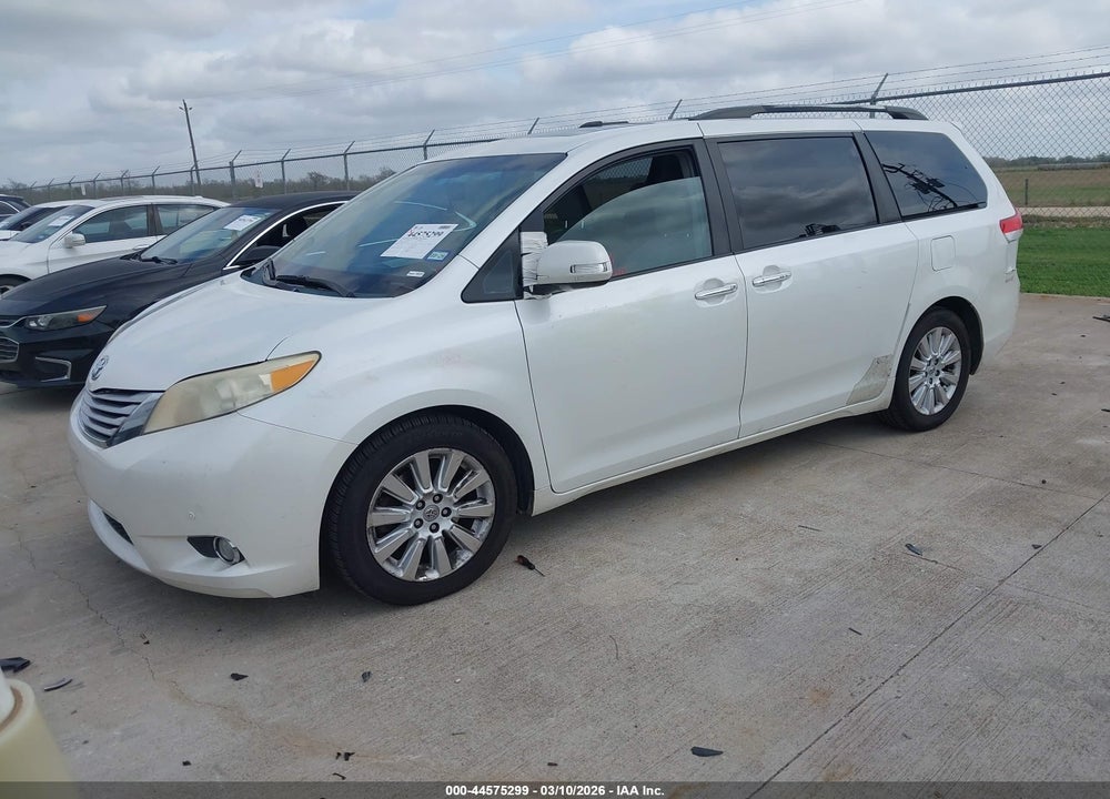 2013 TOYOTA SIENNA LIMITED V6 7 PASSENGER VIN: 5TDYK3DC5DS291505