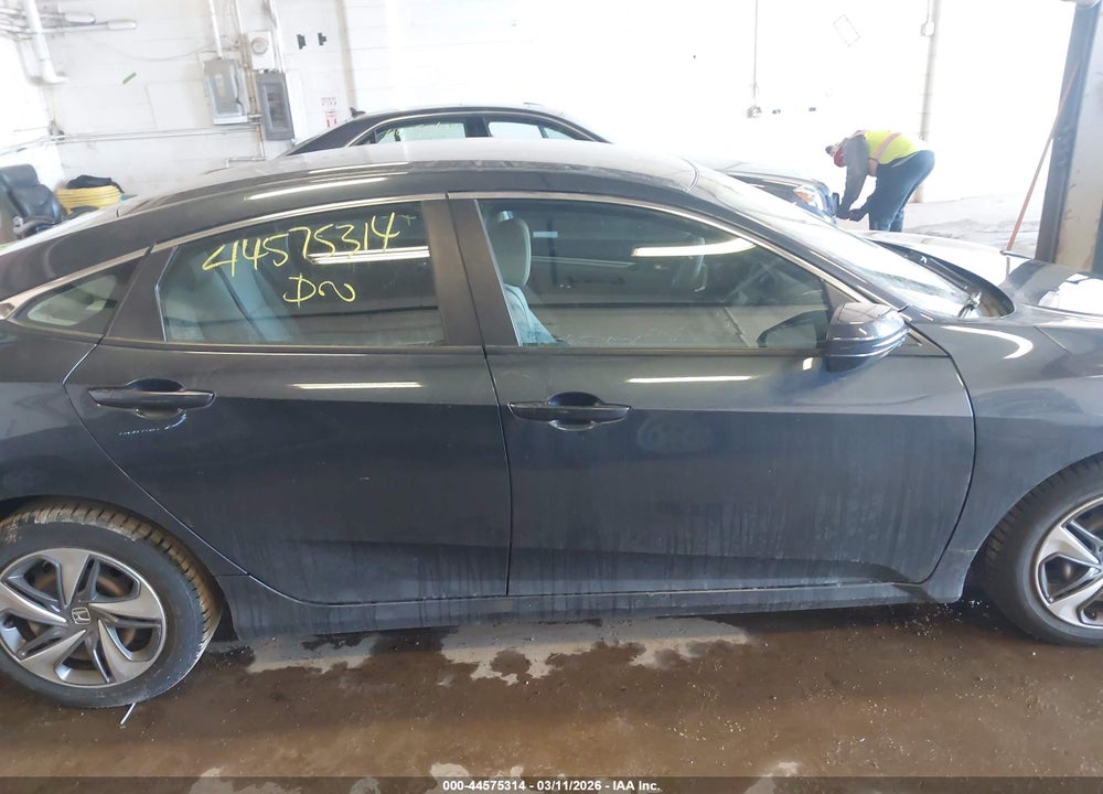 2019 HONDA CIVIC LX VIN: 2HGFC2F67KH600815