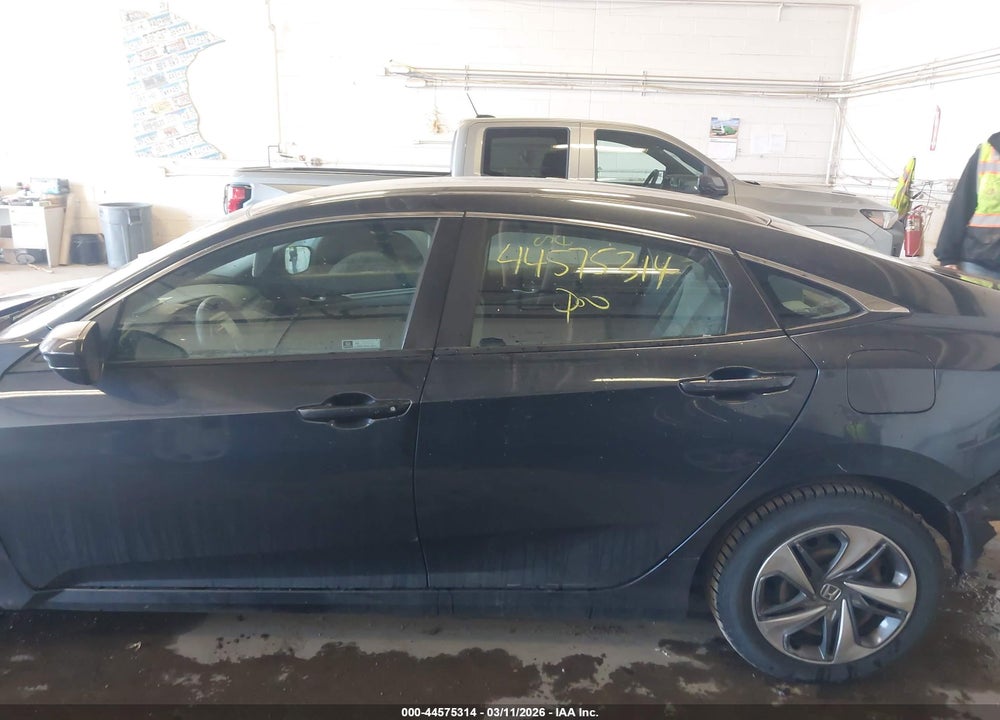 2019 HONDA CIVIC LX VIN: 2HGFC2F67KH600815