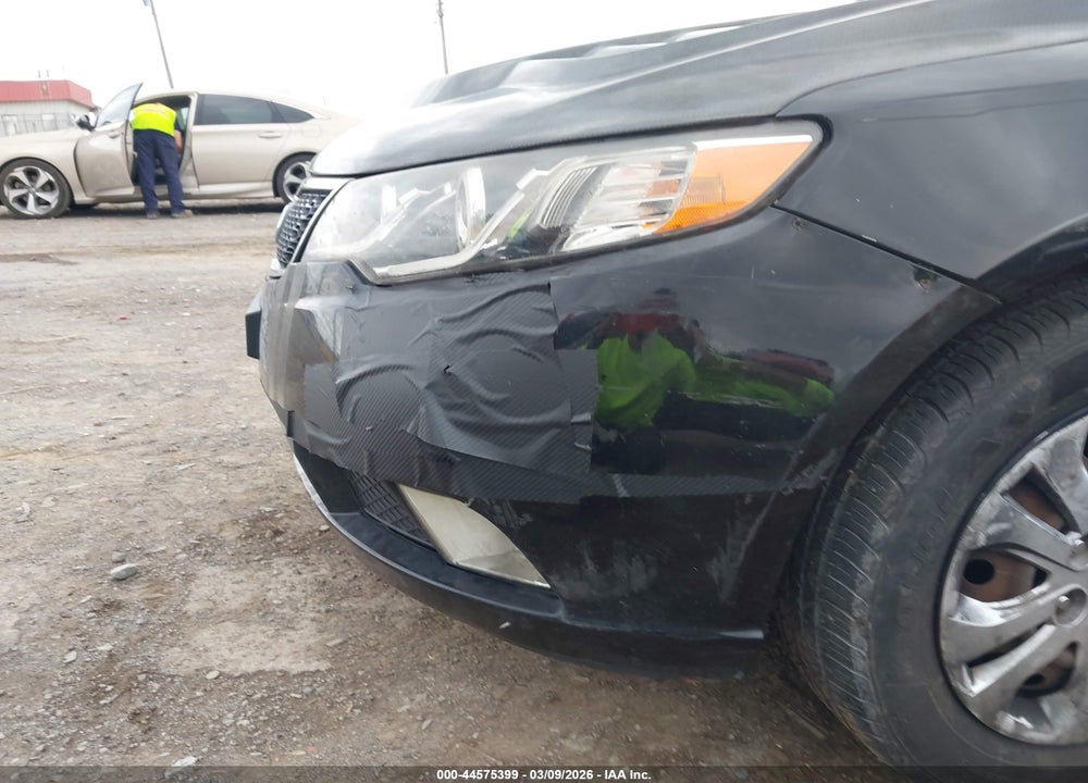 2011 KIA FORTE EX VIN: KNAFU4A23B5354913