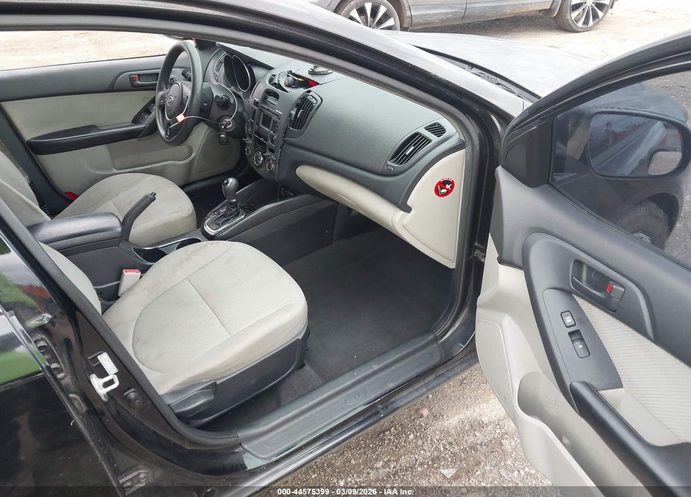 2011 KIA FORTE EX VIN: KNAFU4A23B5354913