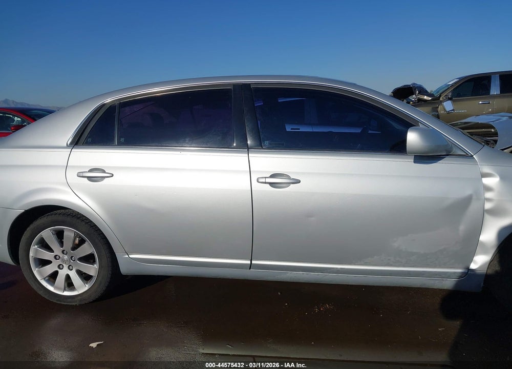 2005 TOYOTA AVALON XLS VIN: 4T1BK36B25U035146
