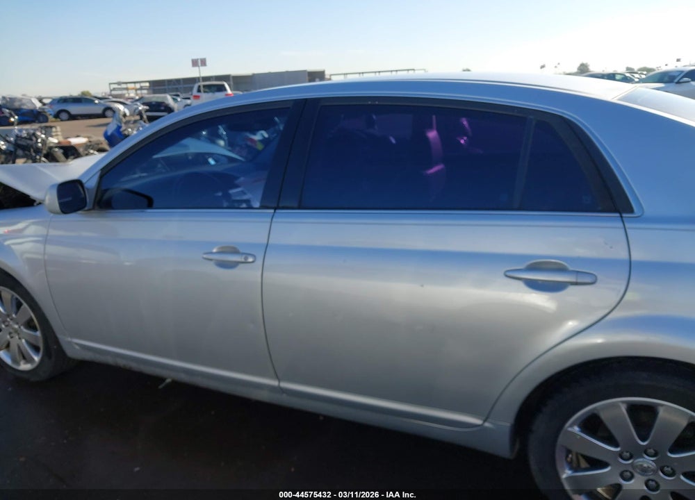 2005 TOYOTA AVALON XLS VIN: 4T1BK36B25U035146