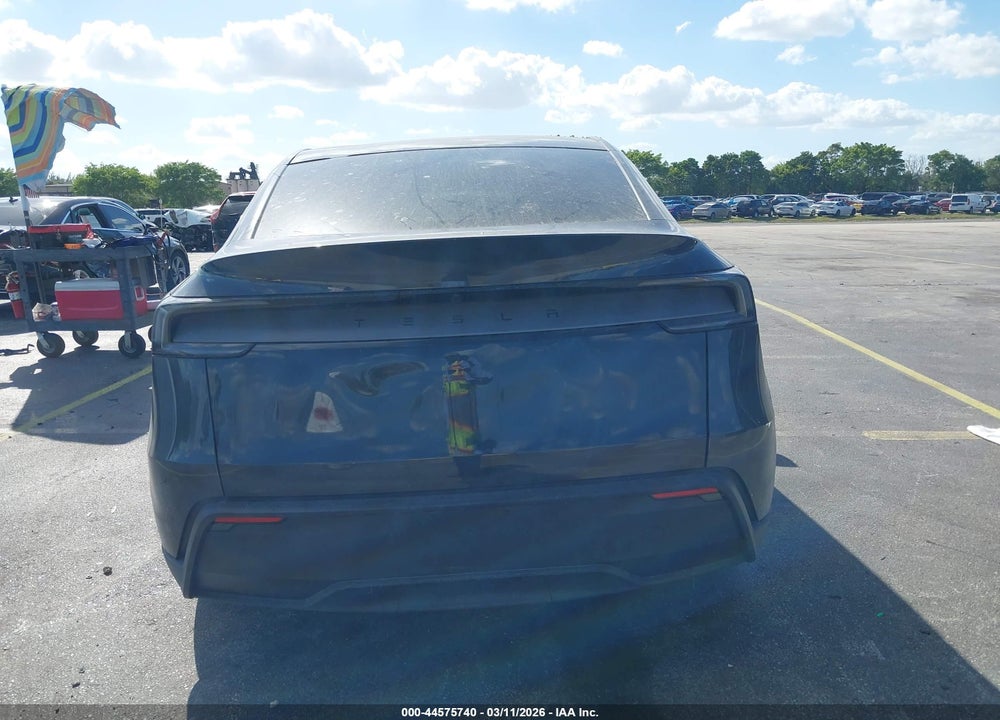 2026 TESLA MODEL Y PREMIUM REAR-WHEEL DRIVE/STANDARD REAR-WHEEL DRIVE VIN: 7SAYGDED2TF539178