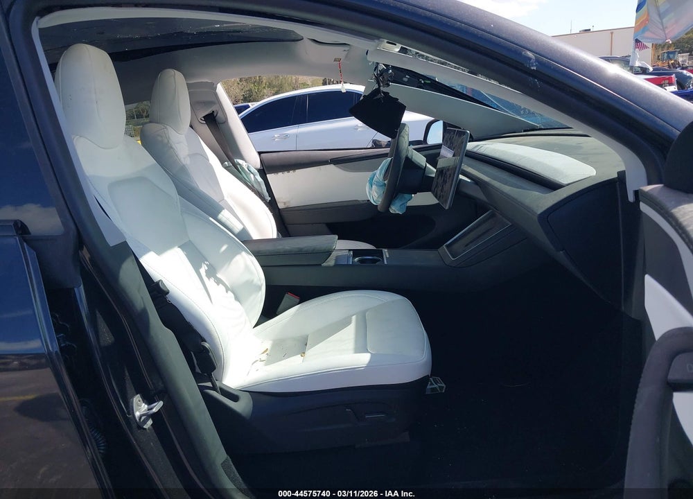 2026 TESLA MODEL Y PREMIUM REAR-WHEEL DRIVE/STANDARD REAR-WHEEL DRIVE VIN: 7SAYGDED2TF539178