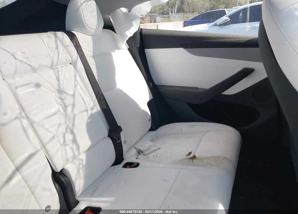 2026 TESLA MODEL Y PREMIUM REAR-WHEEL DRIVE/STANDARD REAR-WHEEL DRIVE VIN: 7SAYGDED2TF539178