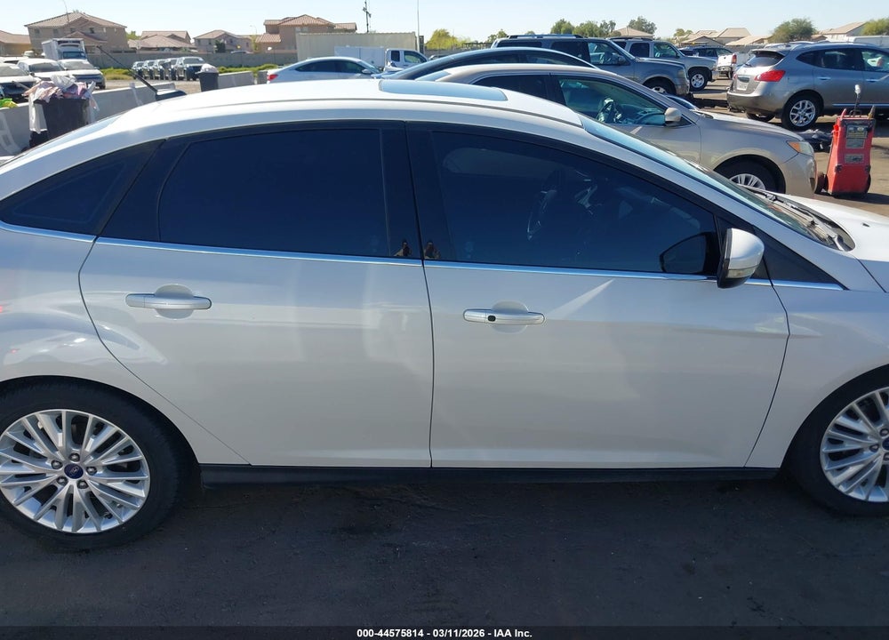 2016 FORD FOCUS TITANIUM VIN: 1FADP3J22GL274846