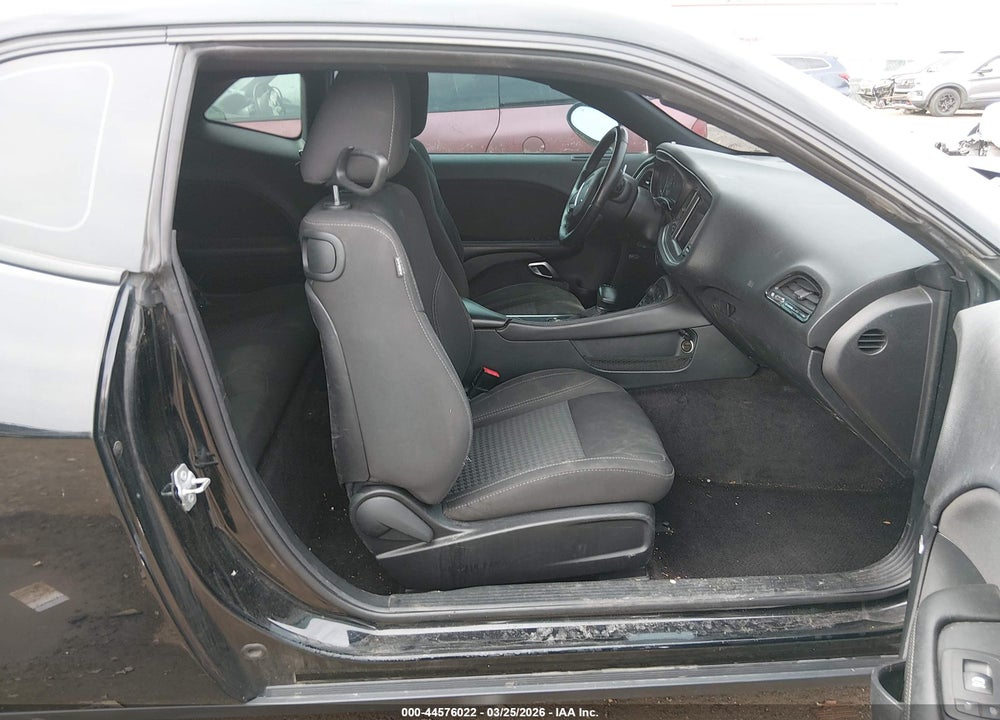 2017 DODGE CHALLENGER SXT VIN: 2C3CDZAG2HH555366
