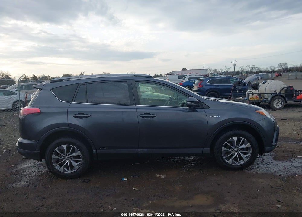 2017 TOYOTA RAV4 HYBRID XLE VIN: JTMRJREV9HD098236