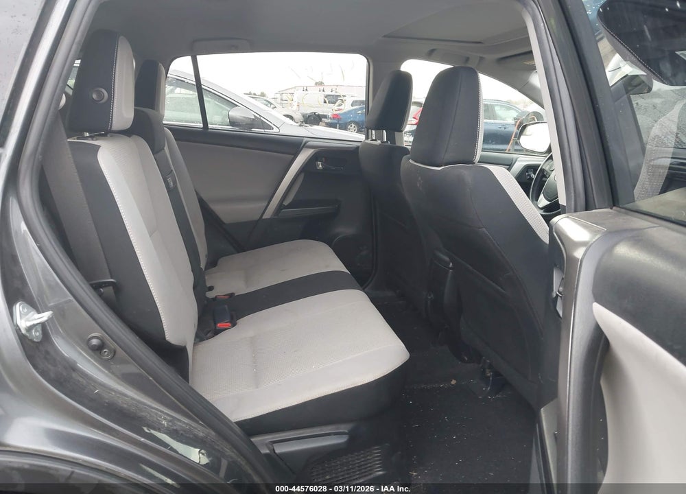 2017 TOYOTA RAV4 HYBRID XLE VIN: JTMRJREV9HD098236