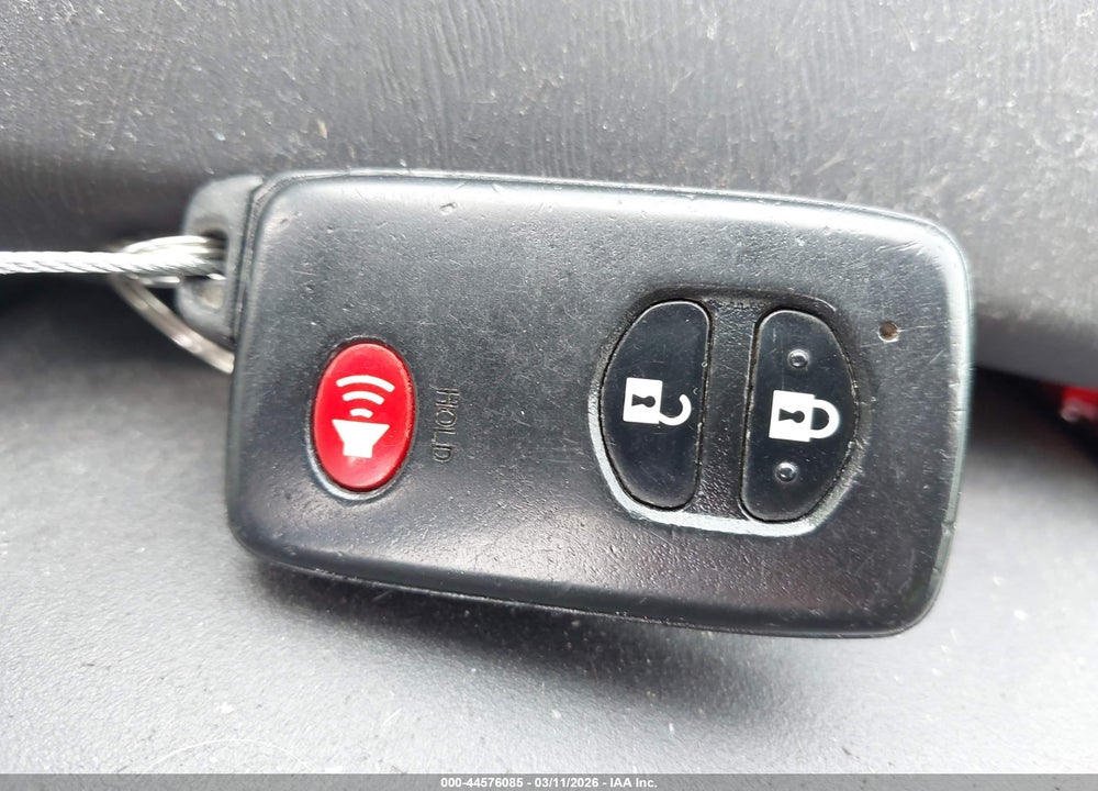 2011 TOYOTA PRIUS TWO VIN: JTDKN3DU2B0309092