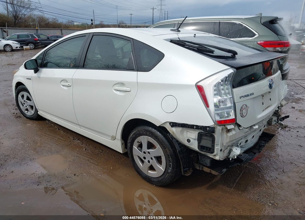2011 TOYOTA PRIUS TWO VIN: JTDKN3DU2B0309092