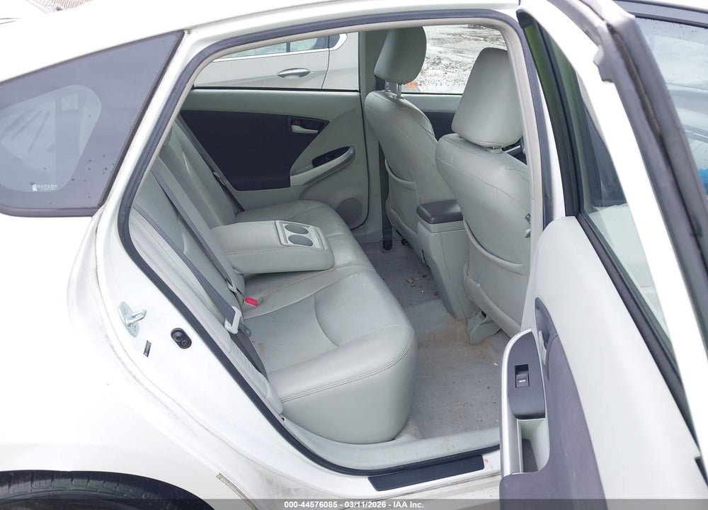 2011 TOYOTA PRIUS TWO VIN: JTDKN3DU2B0309092