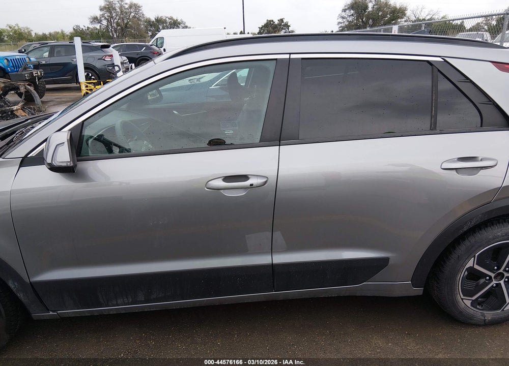 2023 KIA NIRO EX VIN: KNDCR3LE7P5059121