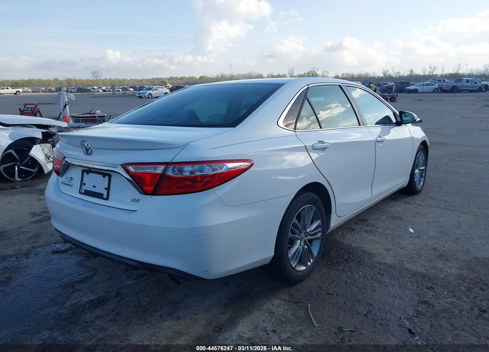 2015 TOYOTA CAMRY SE VIN: 4T1BF1FK5FU893138