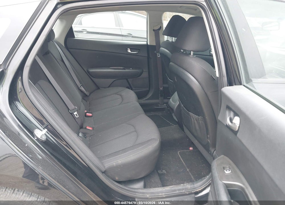 2017 KIA OPTIMA LX VIN: KNAGT4L34H5162356