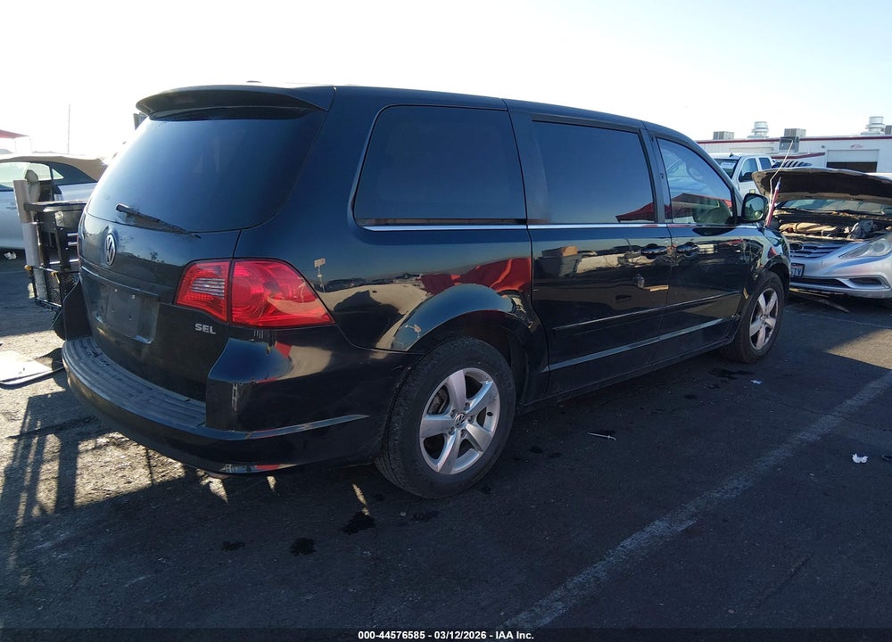 2010 VOLKSWAGEN ROUTAN SEL VIN: 2V4RW5DX5AR166666
