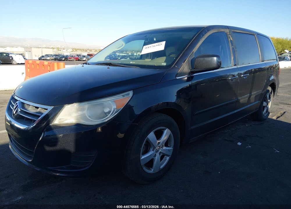 2010 VOLKSWAGEN ROUTAN SEL VIN: 2V4RW5DX5AR166666