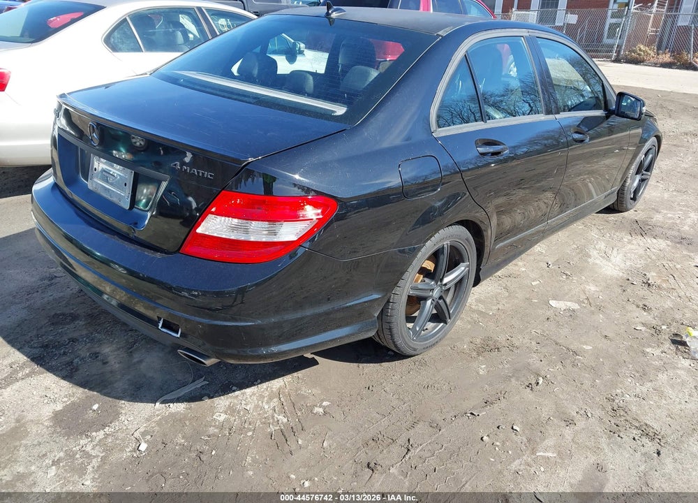 2011 MERCEDES-BENZ C 300 SPORT 4MATIC VIN: WDDGF8BB5BR184320