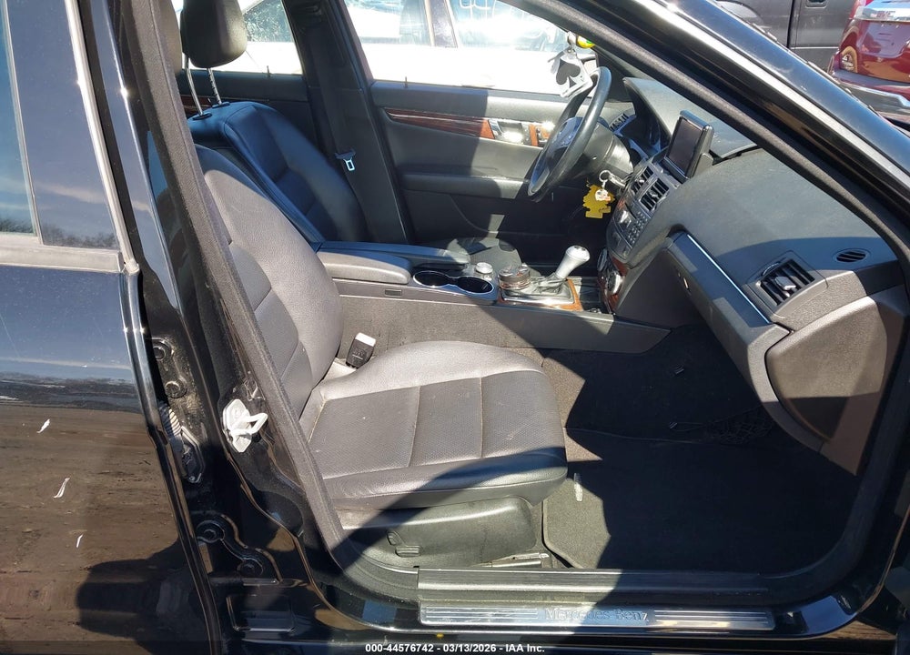 2011 MERCEDES-BENZ C 300 SPORT 4MATIC VIN: WDDGF8BB5BR184320
