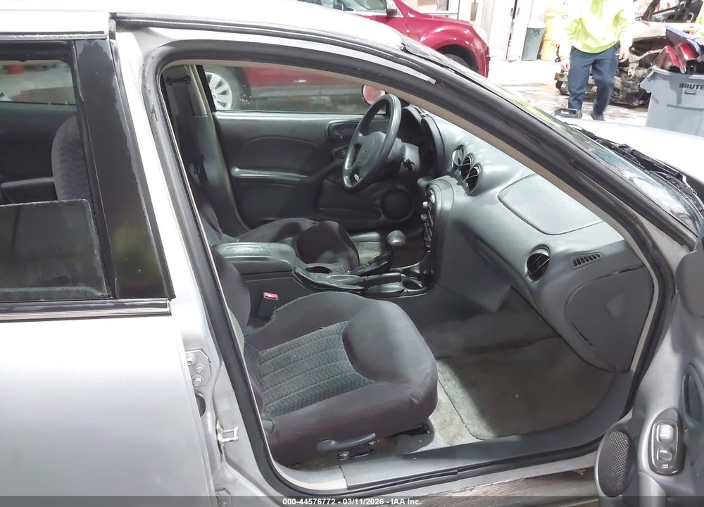 2004 PONTIAC GRAND AM SE VIN: 1G2NE52F24M623810