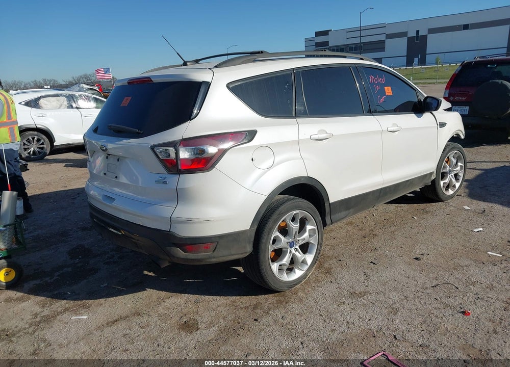 2017 FORD ESCAPE SE VIN: 1FMCU9G92HUA81982