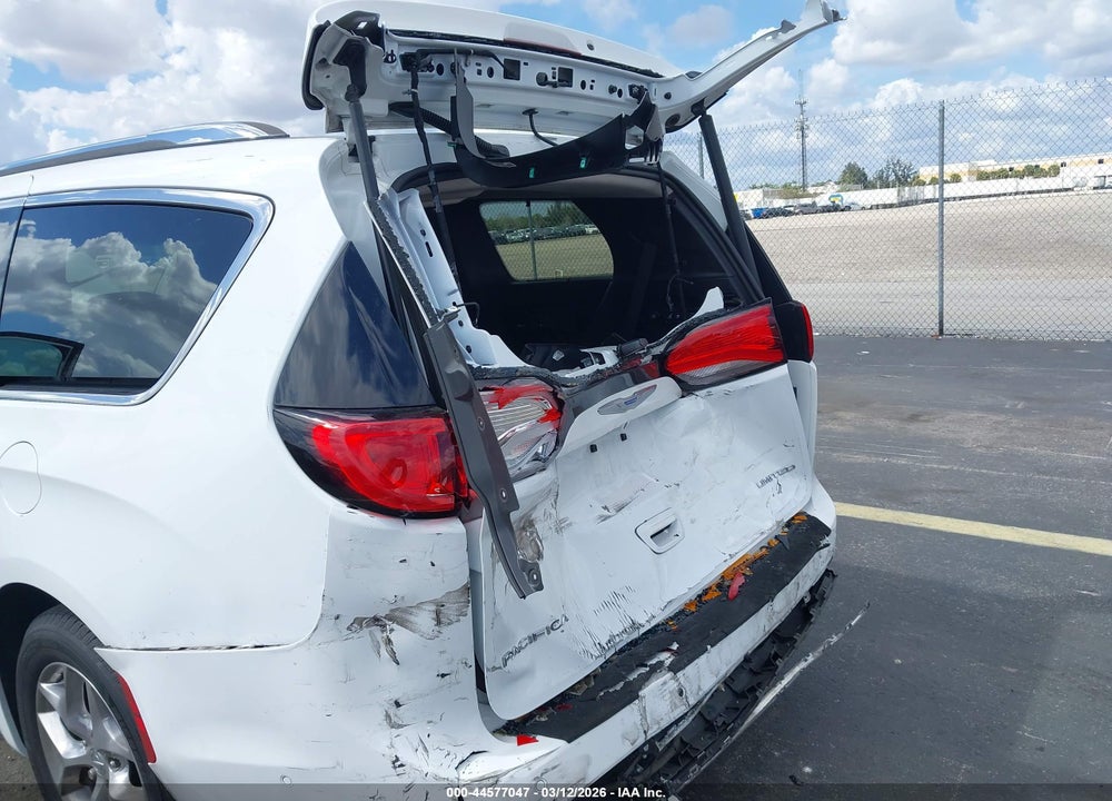 2018 CHRYSLER PACIFICA LIMITED VIN: 2C4RC1GG8JR212420