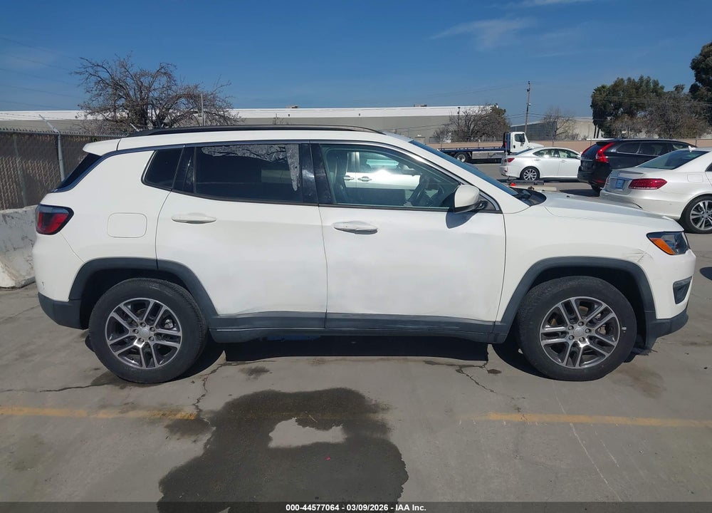 2018 JEEP COMPASS SUN AND WHEEL FWD VIN: 3C4NJCBB9JT495080