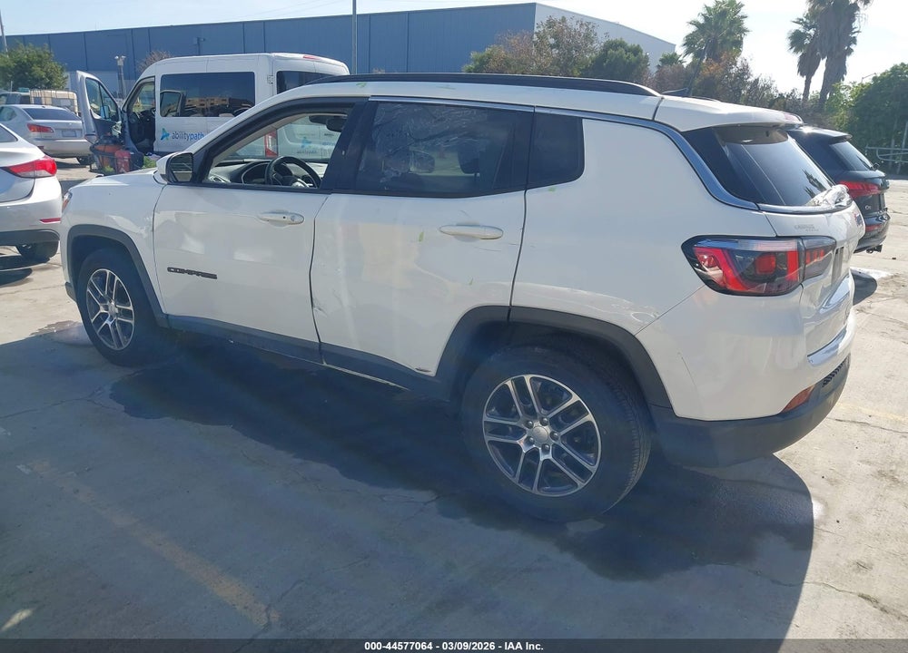 2018 JEEP COMPASS SUN AND WHEEL FWD VIN: 3C4NJCBB9JT495080