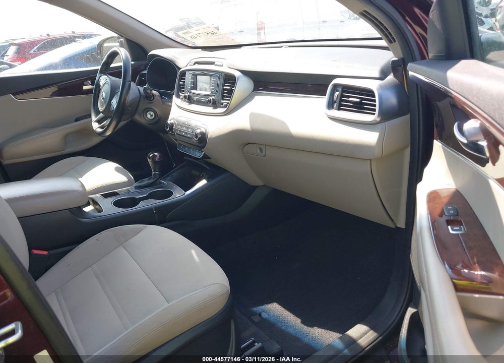 2016 KIA SORENTO 3.3L LX VIN: 5XYPG4A5XGG149158