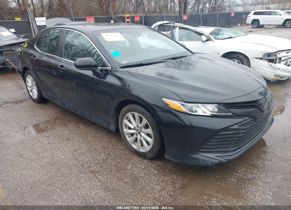 2018 TOYOTA CAMRY LE VIN: 4T1B11HK2JU516965