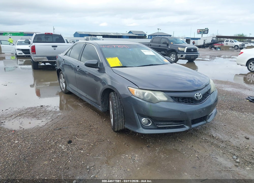 2014 TOYOTA CAMRY SE VIN: 4T1BF1FK3EU469858