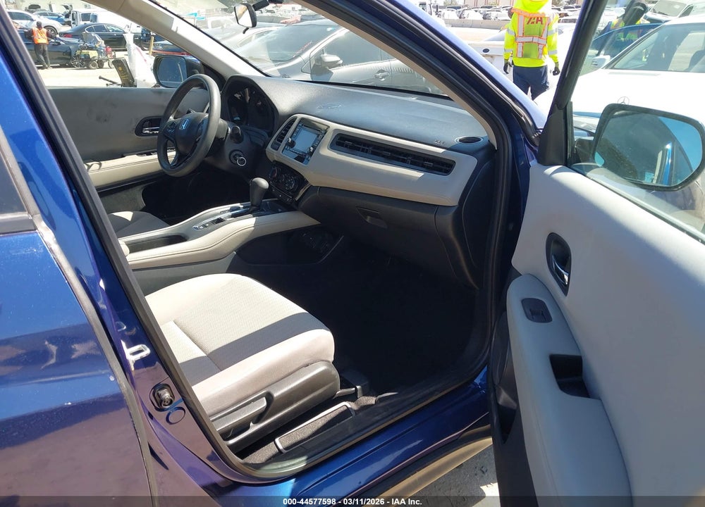 2017 HONDA HR-V LX VIN: 3CZRU5H3XHM700568