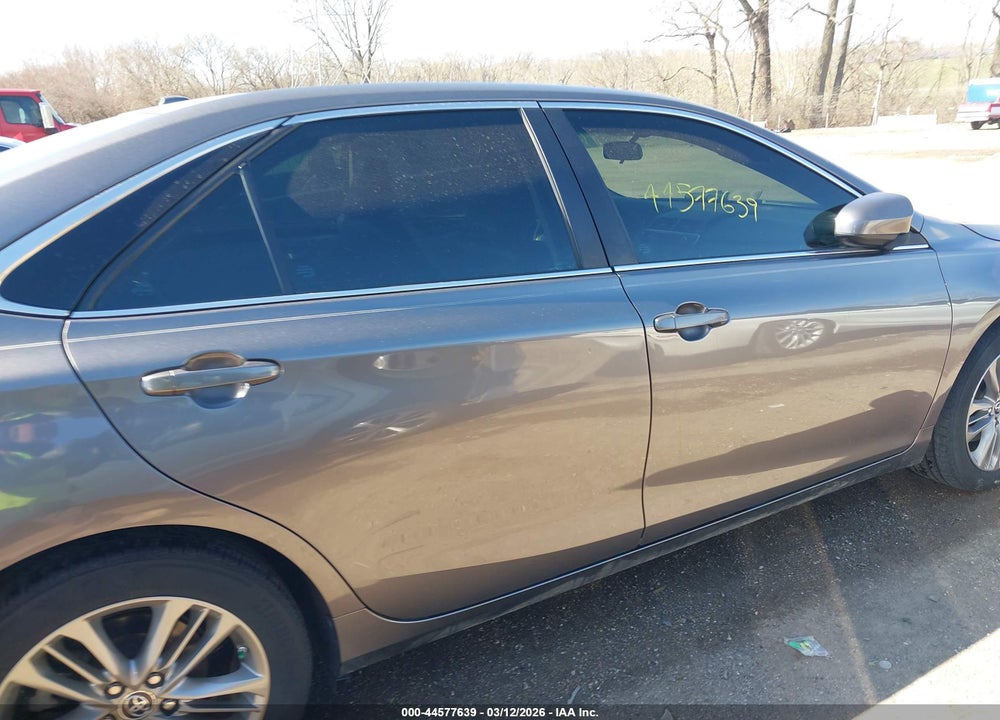 2016 TOYOTA CAMRY SE VIN: 4T1BF1FK0GU124483