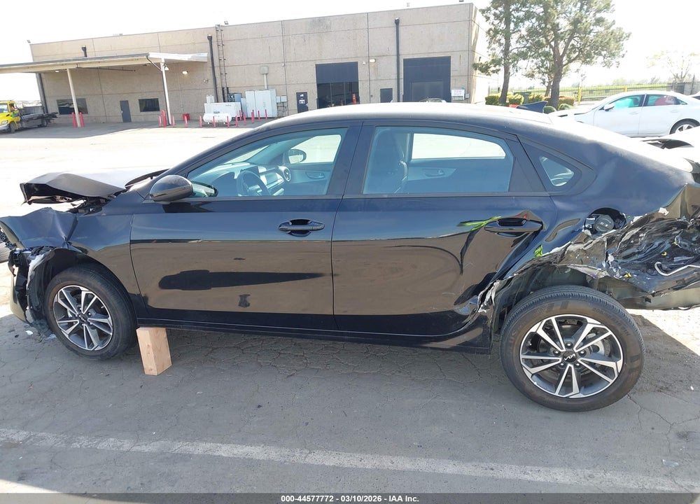 2024 KIA FORTE LXS VIN: 3KPF24AD1RE807581