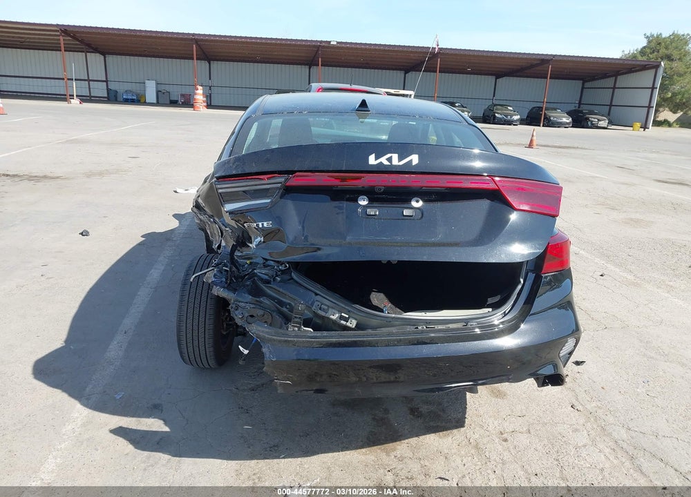 2024 KIA FORTE LXS VIN: 3KPF24AD1RE807581