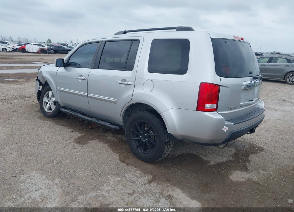 2011 HONDA PILOT EX-L VIN: 5FNYF3H58BB036848