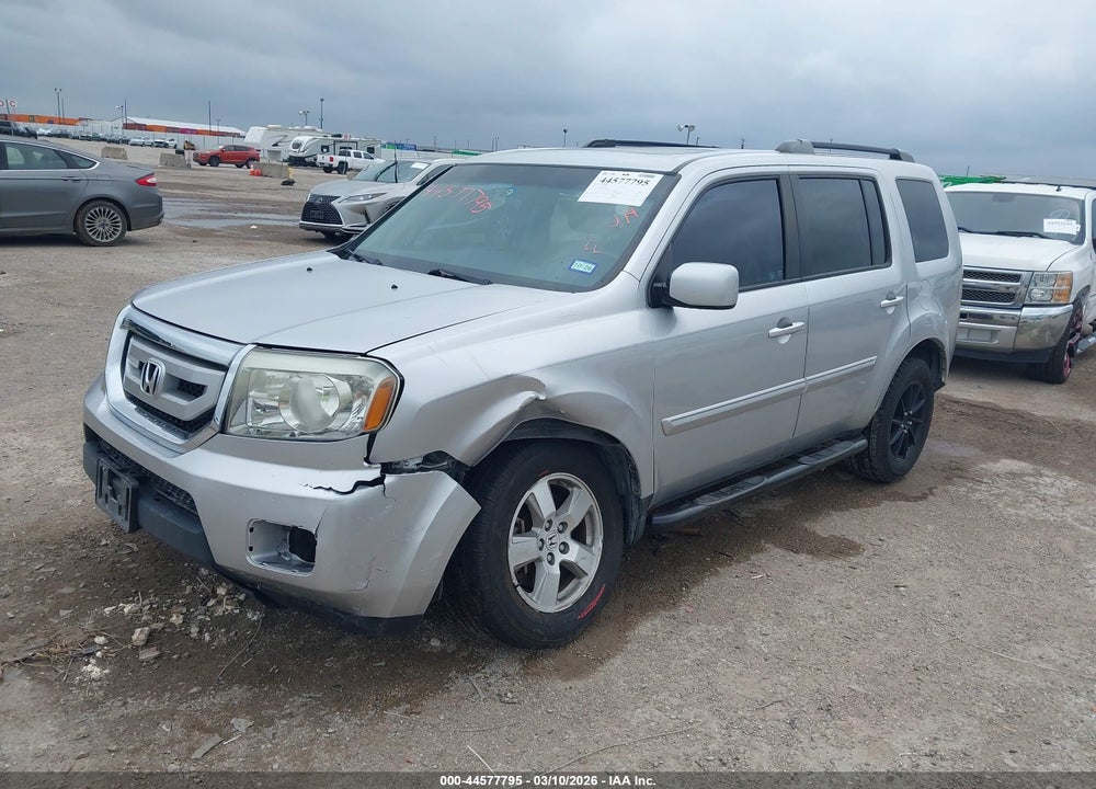 2011 HONDA PILOT EX-L VIN: 5FNYF3H58BB036848