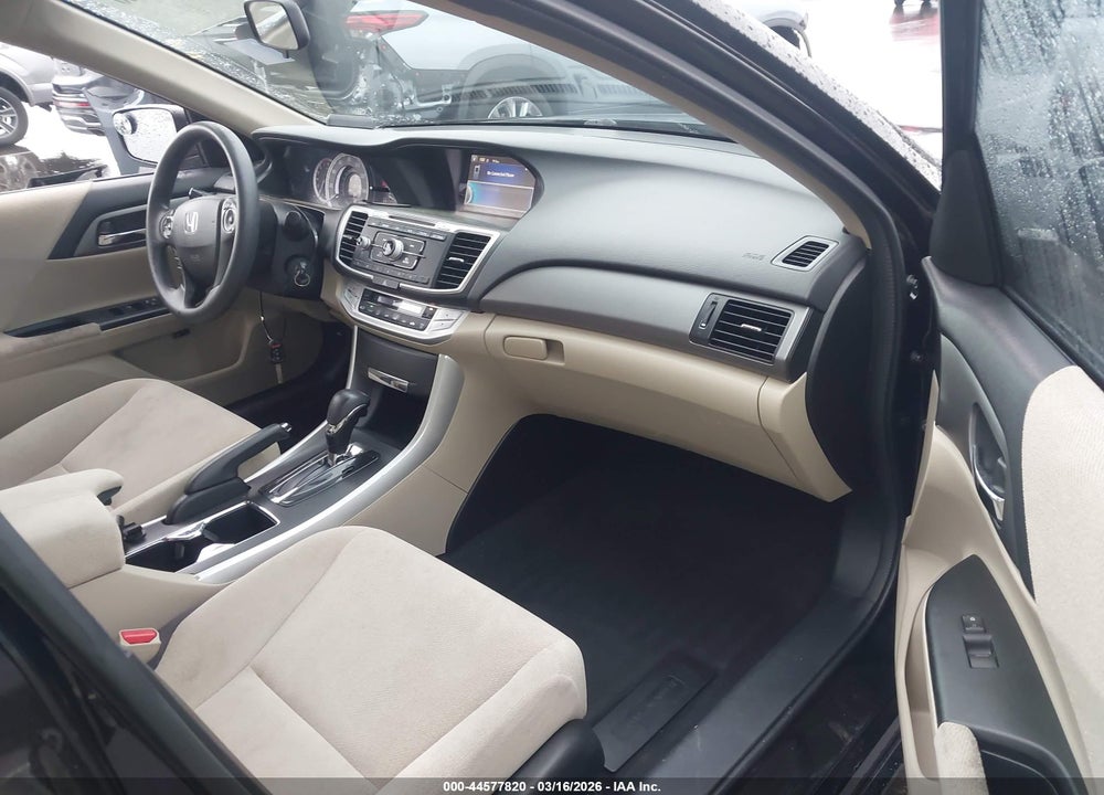 2013 HONDA ACCORD LX VIN: 1HGCR2F32DA178137