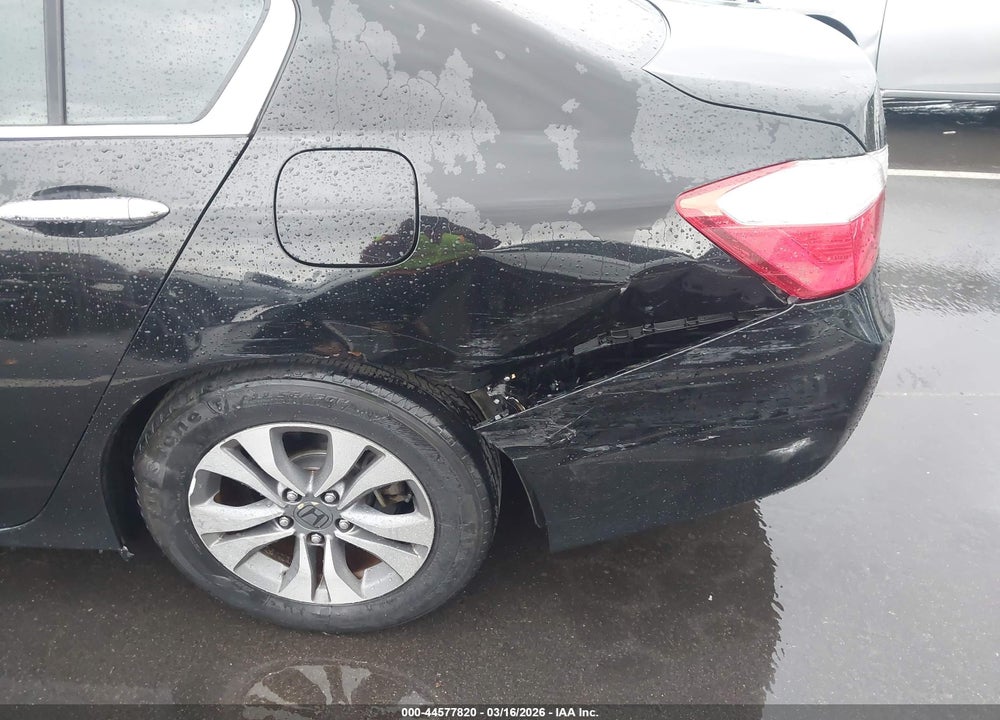 2013 HONDA ACCORD LX VIN: 1HGCR2F32DA178137