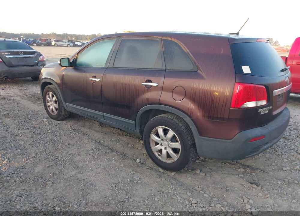 2011 KIA SORENTO LX VIN: 5XYKT3A11BG091432
