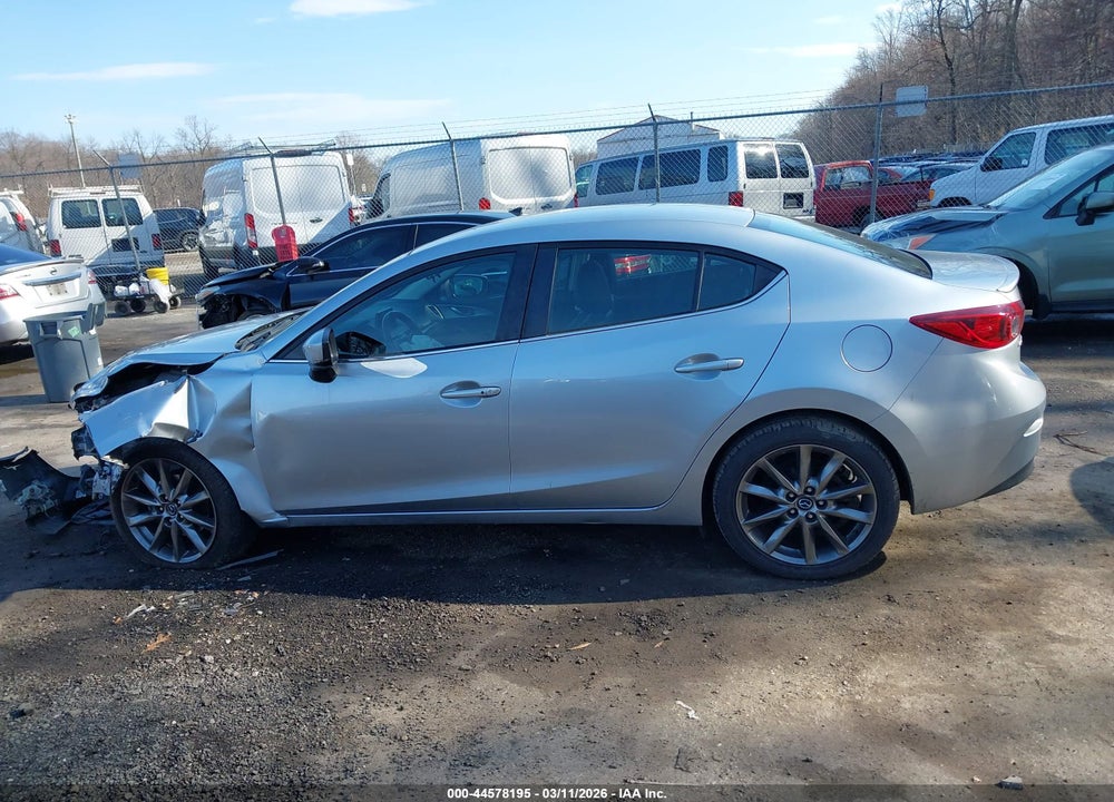 2018 MAZDA 3 TOURING VIN: 3MZBN1V32JM187661
