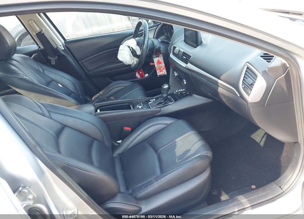 2018 MAZDA 3 TOURING VIN: 3MZBN1V32JM187661