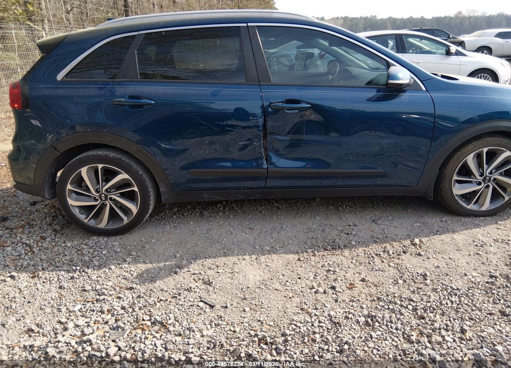 2017 KIA NIRO TOURING VIN: KNDCE3LC5H5049571